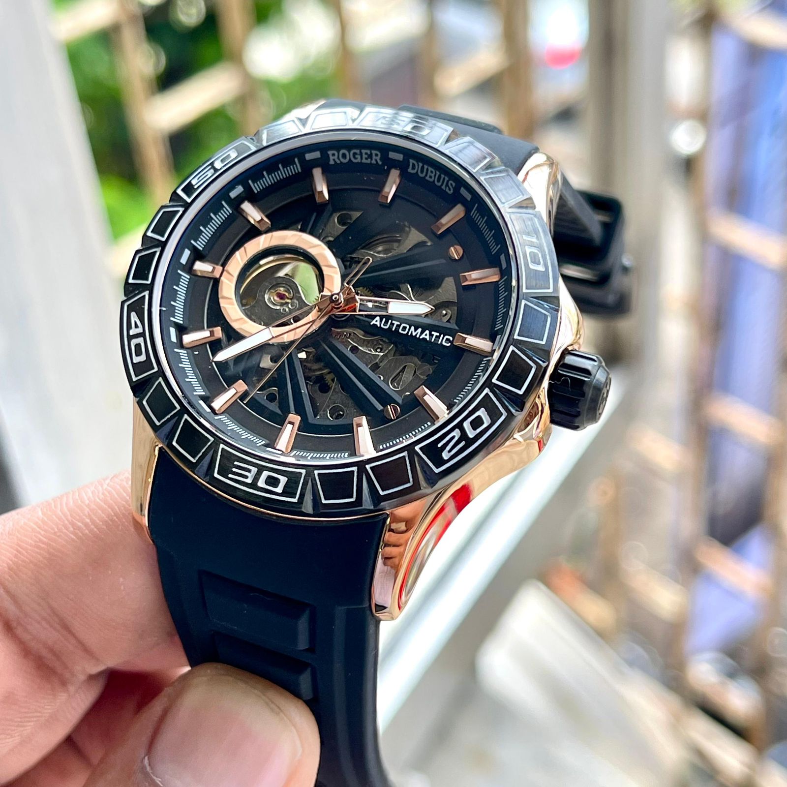 ROGER DUBUIS AXIAL MASTER WATCH